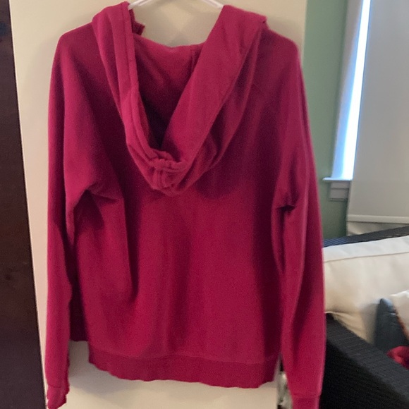 5 for $25 💸💸💸💸💸 
Dark Pink Nike hooded sweatshirt with Black Nike Logo. - Picture 4 of 4